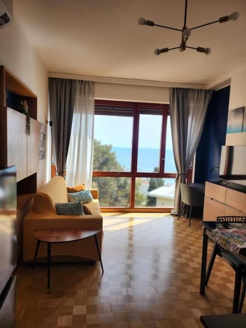 TV and multimedia, Living room, Dining area