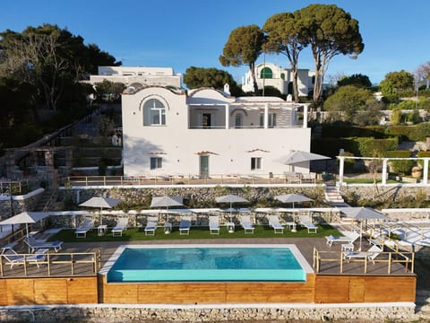 Property building, Natural landscape, Pool view, Swimming pool