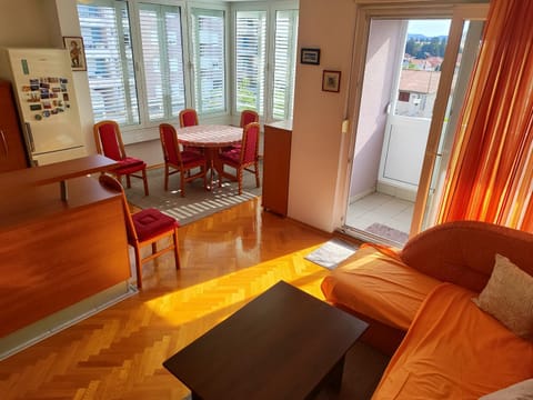 Kitchen or kitchenette, Living room, Dining area