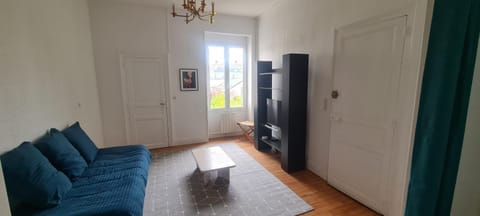 TV and multimedia, Living room, Garden view