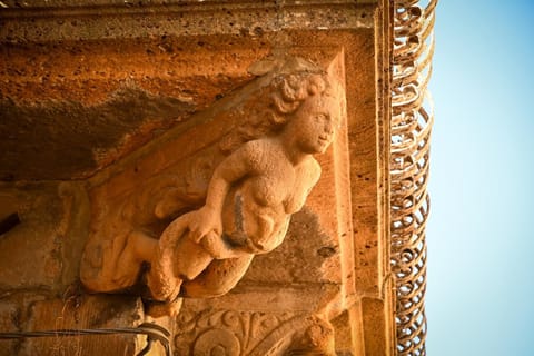 Property building, Decorative detail