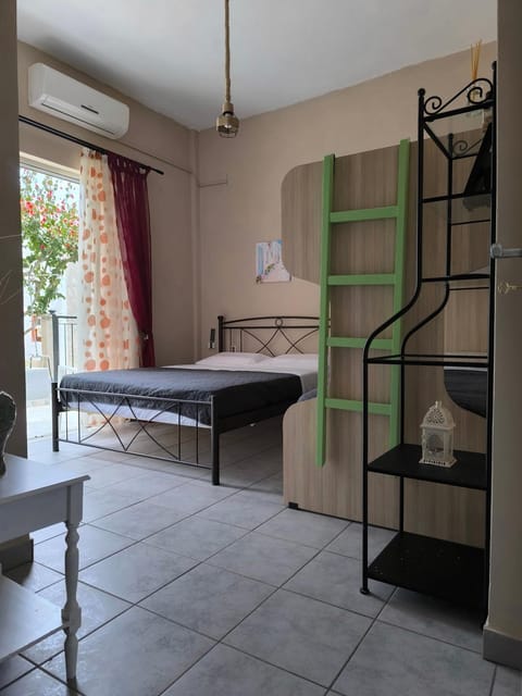 Bed, Photo of the whole room, Bedroom, bunk bed