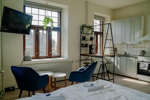 Photo of the whole room, Dining area