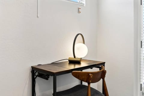 Gleaming Contemporary Home in Buckeye with Pool,BBQ Apartment in Buckeye