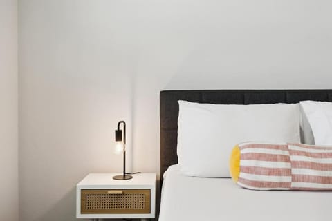 Sparkling Modern Home in Buckeye with Pool,BBQ Apartment in Buckeye