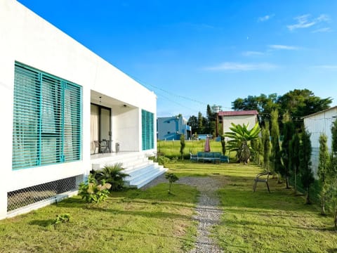 Property building, Natural landscape, Garden, Garden view