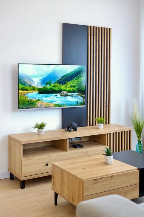 Communal lounge/ TV room, TV and multimedia, Evening entertainment