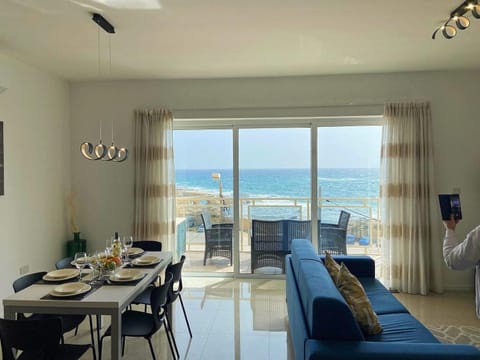 Balcony/Terrace, Living room, Dining area, Sea view