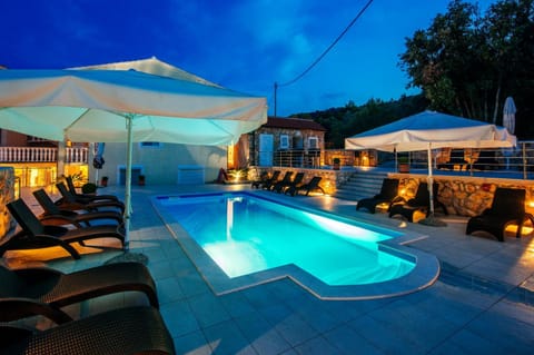 Balcony/Terrace, Swimming pool