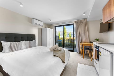 Bed, Living room, Bedroom, heating, heating
