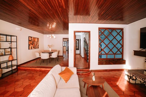 TV and multimedia, Seating area