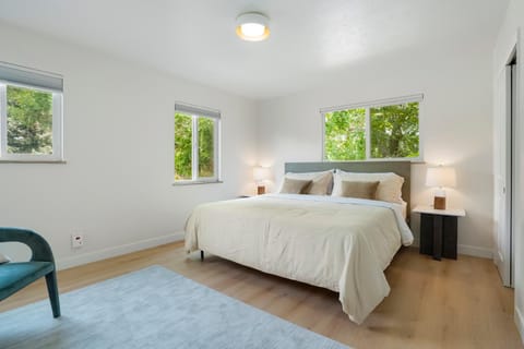 Large Home, 2 Living Rooms, Great for Family/Pets! House in Arvada