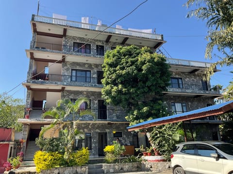 Property building, Day