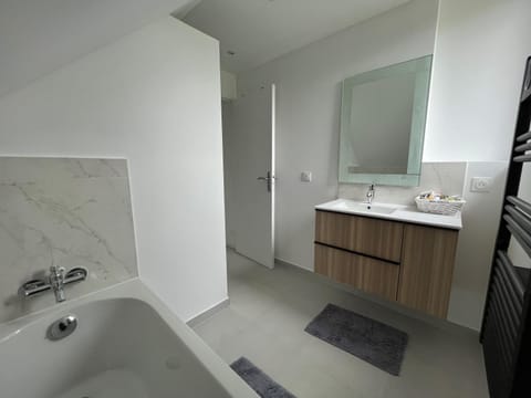 La maison familliale Apartment in Île-de-France