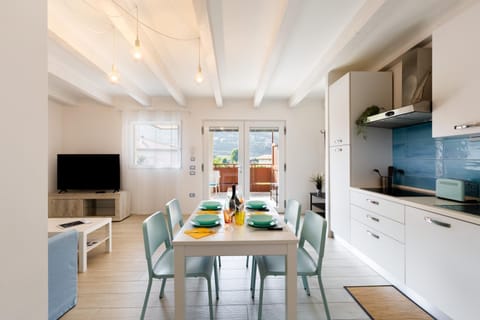 TV and multimedia, Kitchen or kitchenette, Dining area