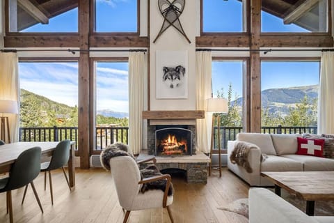 Skiing, Living room, Mountain view, fireplace