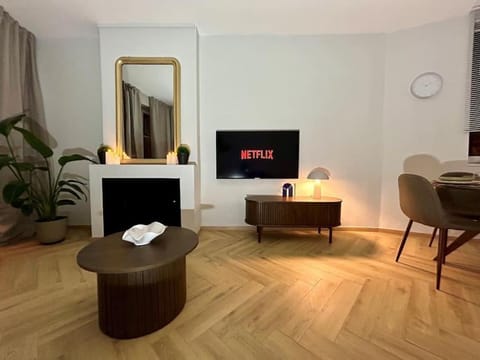 Hôtel Metz mon amour, un séjour à 200m de la cathédrale ! Classé 3 étoiles ! Apartment in Metz