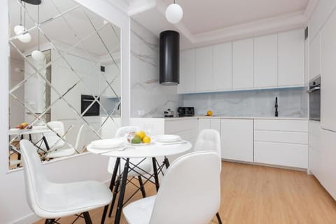 Kitchen or kitchenette, pet friendly, stove