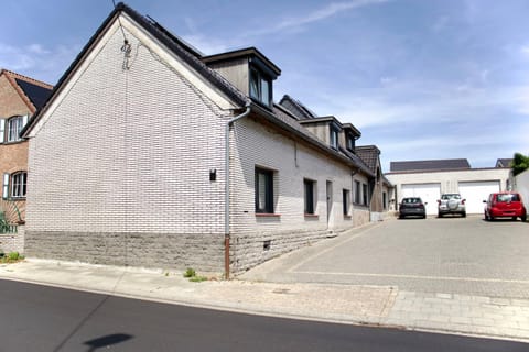 Property building, Parking
