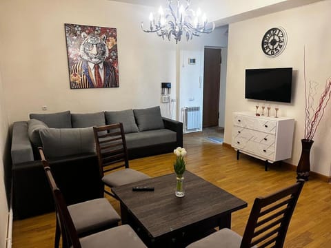 TV and multimedia, Dining area, Area and facilities