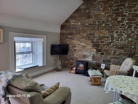 Communal lounge/ TV room, TV and multimedia, Living room, Seating area