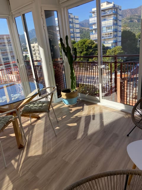 Balcony/Terrace, Mountain view