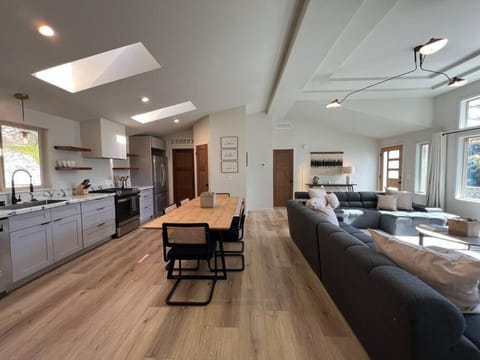 Cypress House (Historic Coast Guard property) House in Point Arena