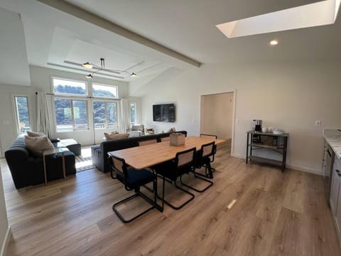 Cypress House (Historic Coast Guard property) House in Point Arena