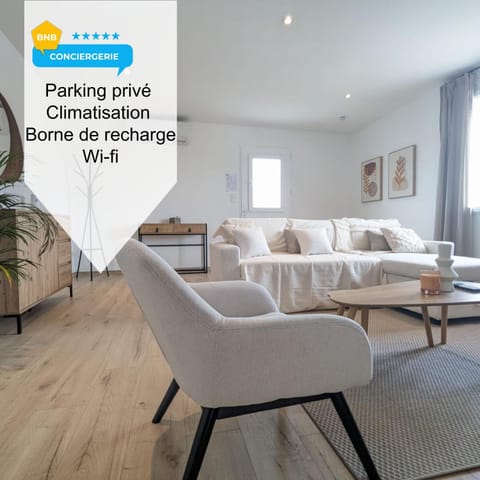 Living room, air conditioner