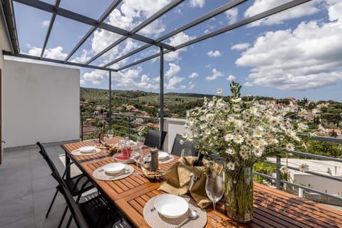 Spring, Day, Natural landscape, View (from property/room), Balcony/Terrace, Food and drinks, Dining area, Food, Drinks