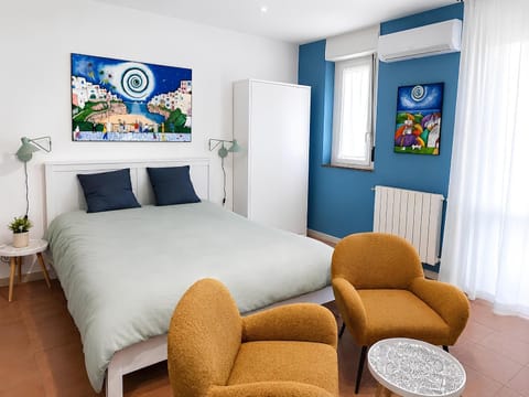 Bed, Bedroom