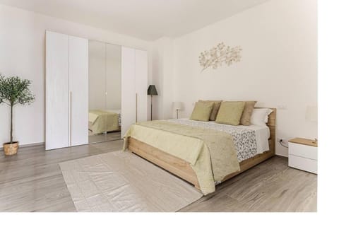 Bed, Decorative detail, Bedroom