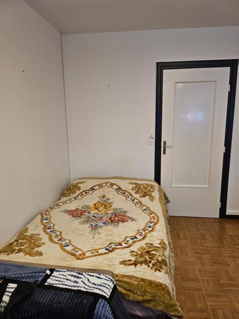 chambre 5mn de paris Vacation rental in Nogent-sur-Marne