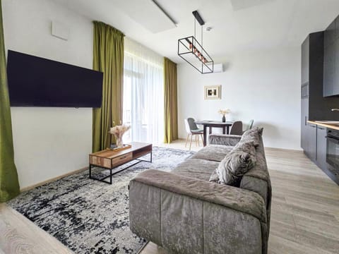 Communal lounge/ TV room, TV and multimedia, Living room, Seating area, Evening entertainment