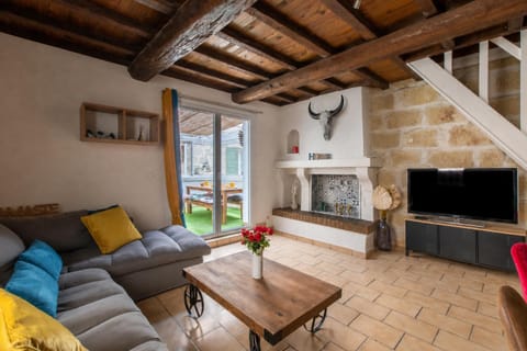 Communal lounge/ TV room, Living room