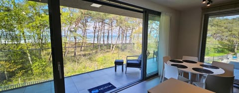 Patio, Natural landscape, View (from property/room), Balcony/Terrace, Dining area, Sea view