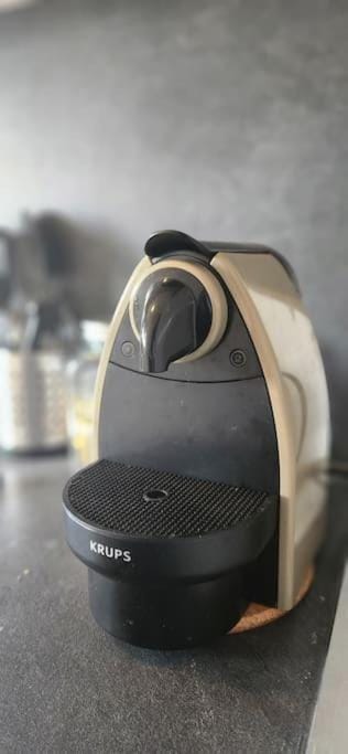 Studio & Expansive Terrace: Urban Oasis in Paris! Apartment in Puteaux