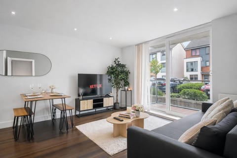 TV and multimedia, Balcony/Terrace, Balcony/Terrace, Living room, Dining area