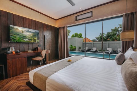 Bed, Bedroom, Pool view