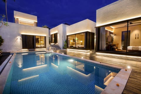 Property building, Restaurant/places to eat, Swimming pool