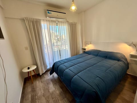 Bed, Photo of the whole room, Bedroom, internet, air conditioner