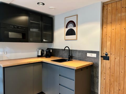 Coffee/tea facilities, Kitchen or kitchenette, minibar, toaster