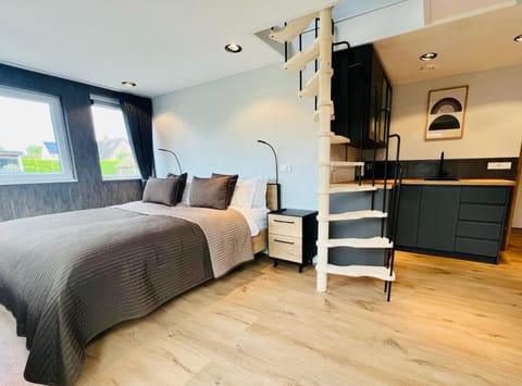 Bed, Kitchen or kitchenette, Photo of the whole room, Bedroom