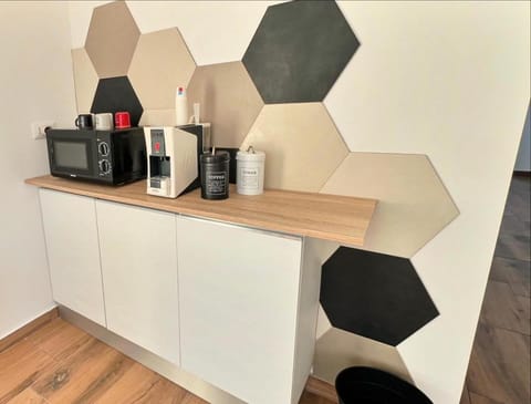 Coffee/tea facilities, Kitchen or kitchenette, minibar