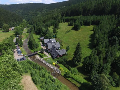 Neighbourhood, Natural landscape