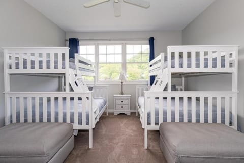 Water Street Retreat - In the heart of Downtown Saugatuck with views of the river! House in Saugatuck