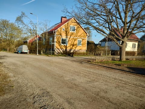 Property building, Day, Street view