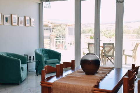 View (from property/room), Balcony/Terrace, Dining area