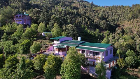 Property building, Day, Natural landscape, Bird's eye view, View (from property/room), Mountain view