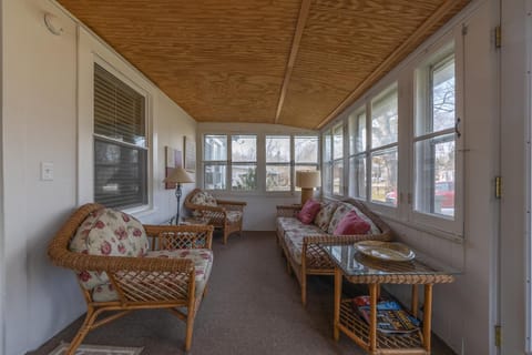 Tall Trees - great location to downtown Saugatuck - Pet Friendly! House in Saugatuck